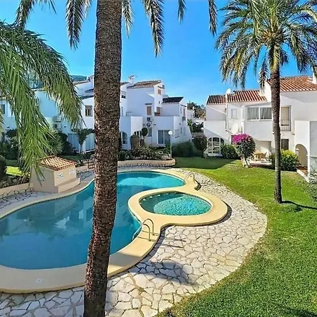 Apto Moderno Con Piscina Y Parking, Playa A 10 Min Andando